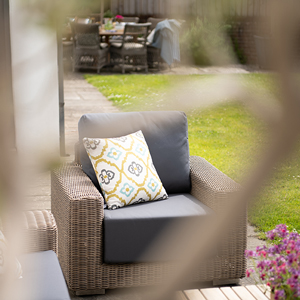 Outdoor lounge