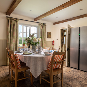 Kitchen with American Fridge freezer
